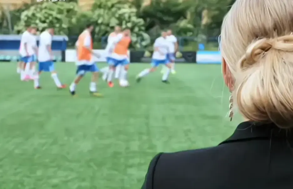 法国《footballersmoms》足球队的女老板们高清完整版-免费在线观看不卡顿-Footballers'Moms全片流畅播放