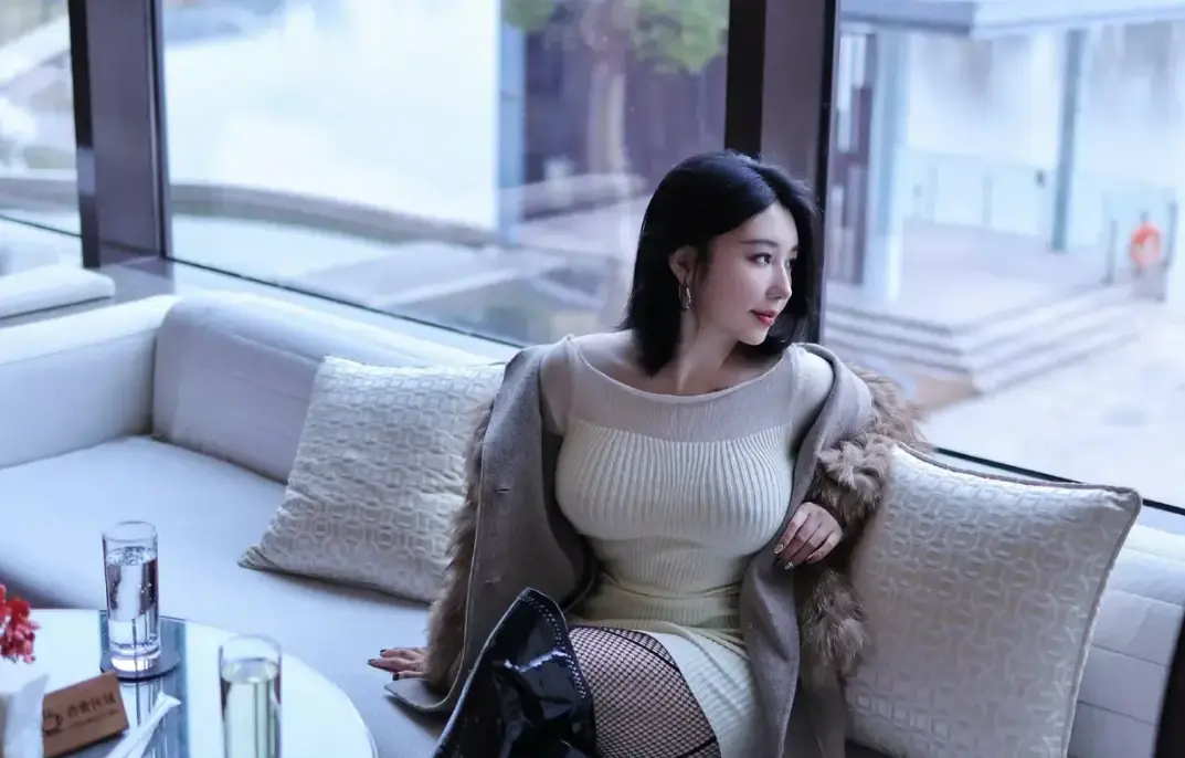 《教母三人行》Eliy短剧未删减完整版免费观看-教母godmom三部曲蓝光典藏4K画质-全集原版正片夸克网盘资源