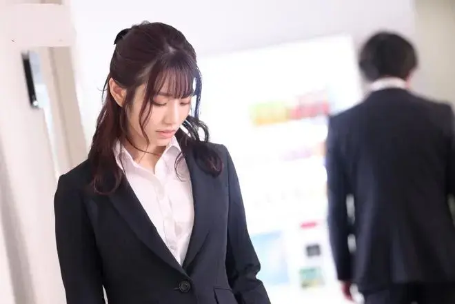 《和部长一起去出差旅》高清未删减版-伦理片资源下载-中字免费在线播放